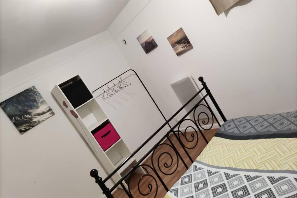 Appt En Bas De Villa, Petit Exterieur, 1 Place De Parking Cuers Zewnętrze zdjęcie
